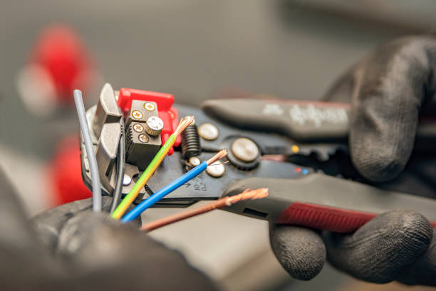 Best Licensed Electrician  in Mccla, AL